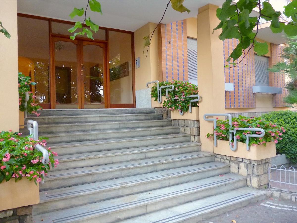 Angelina Suite B&B - Sorrento Centro Екстериор снимка